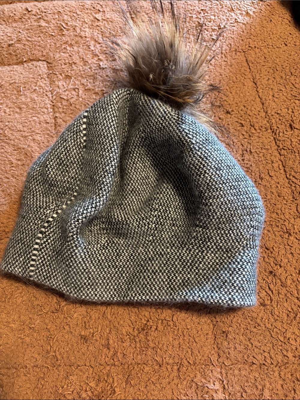 C.C winter hat - Picture 2 of 3